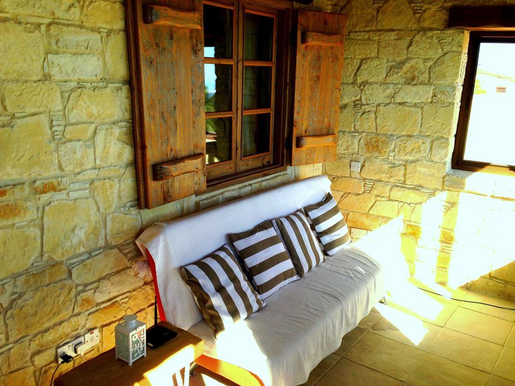 Lofou Traditional Stone House エクステリア 写真