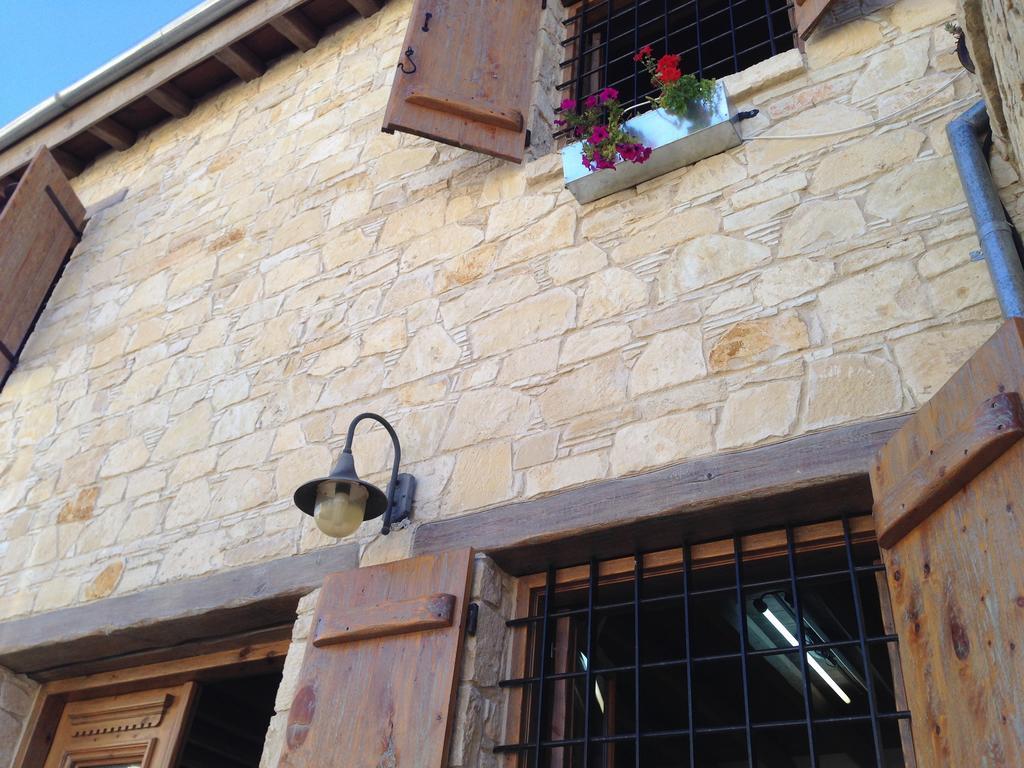 Lofou Traditional Stone House エクステリア 写真