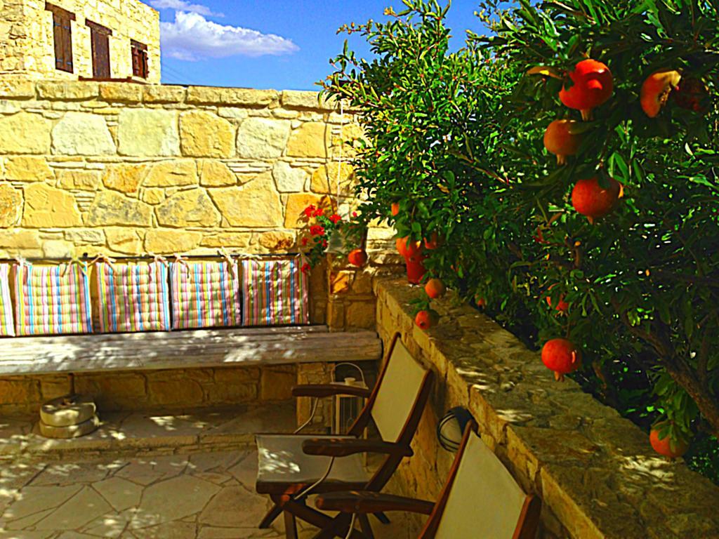 Lofou Traditional Stone House 部屋 写真